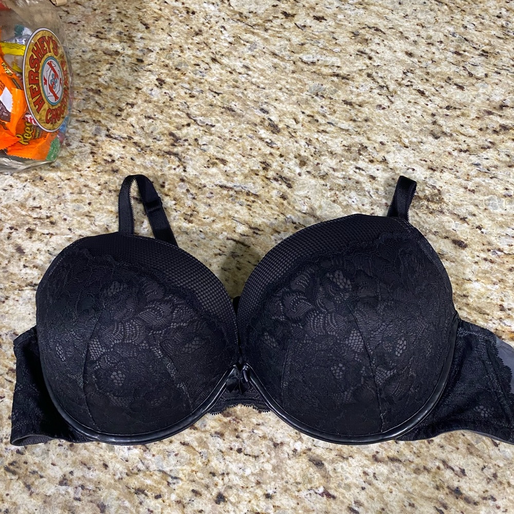 NWOT Black Floral Lace Sexy Faux Leather Trim Pushup Plunge Underwire Bra 48C